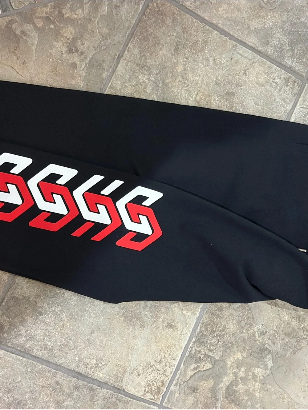 N/A black sweatshirt